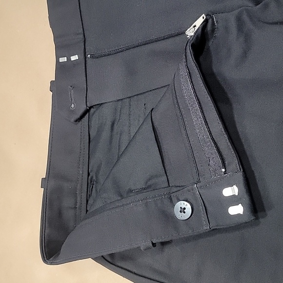 GAP Size 4T Stretch Tailored Short, Black, Like New Condition. - Picture 9 of 11